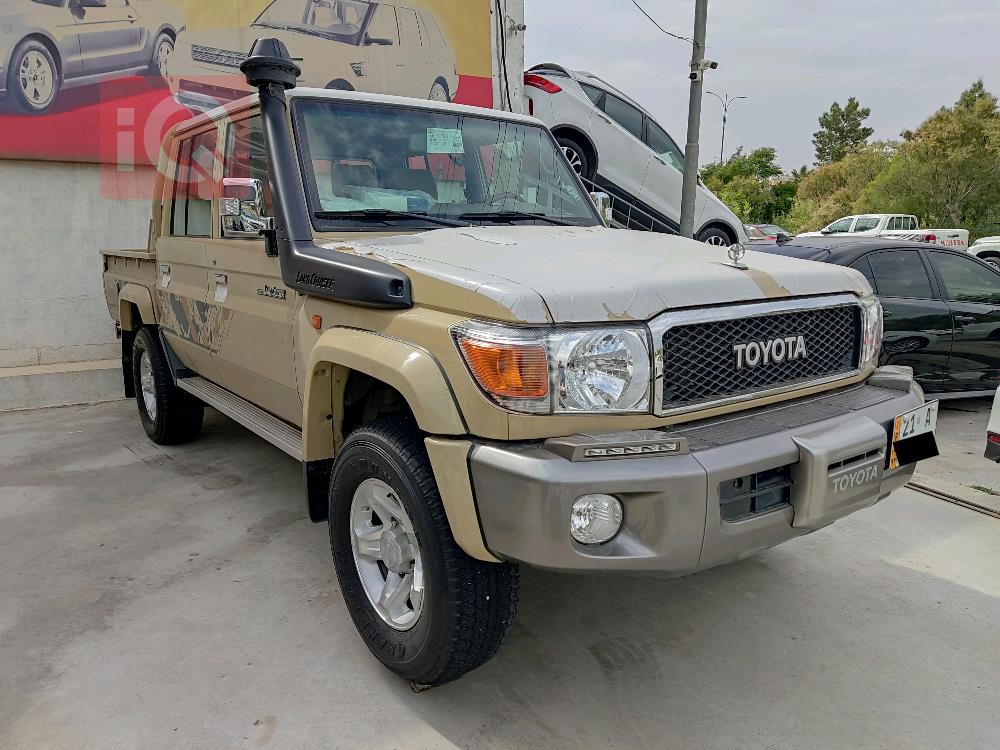 Toyota Land Cruiser 70 Pickup